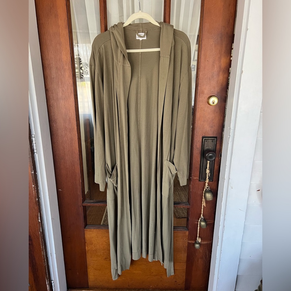 Parachute Tencel Sleep Robe - Picture 7 of 14